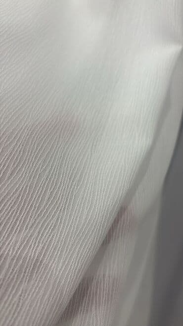 ağ tül perde: Zərif güllü naxışları olan ağ tül pərdə. Yüngül və şəffaf materialı — 2