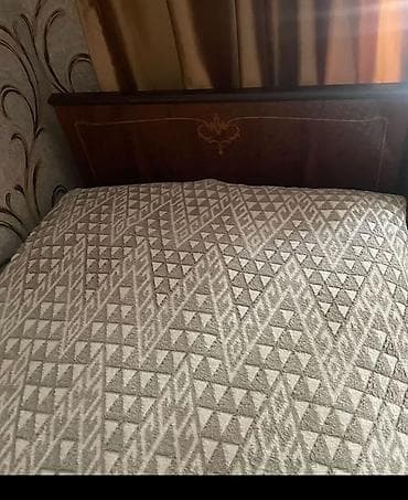 2 li kravat: Rumıniya çarpayı 2 eded matras yoxdur
2ededi 120azn — 1