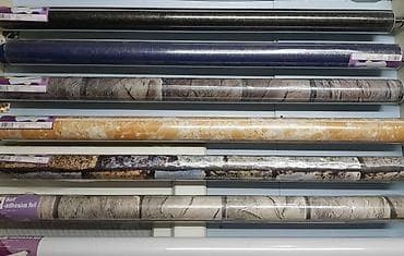 qapi ucun vinil: Vinil Divar Kağızları Arxası Özü Yapışqandır. Rulon da 10 metr olur — 7