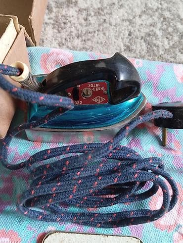 Elektrik nəqliyyatı: Sovet istehsalı mini elektrik ütü – “UЭ•4” modeli - İstehsal ili — 2