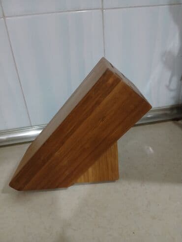 Digər mətbəx aksesuarları: Məhsul: Bıçaq dəsti üçün bambuk bıçaq bloku Təsvir: - Brend loqolu — 3