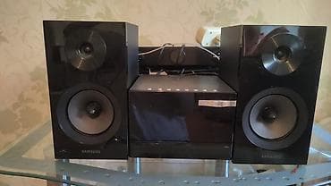 Samsung mini musiqi mərkəzi – 2 kolonka + əsas blok. Xüsusiyyətlər: -