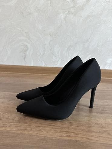 Tuflilər: Bershka qara stiletto — 36 ölçü 🖤 Bershka markalı klassik qara — 3