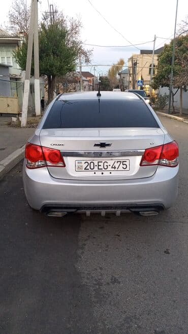 maşın satış: Vuruğu udarı, dəyişən detalı yoxdur.Vini təmizdir.Maşın ideal — 2