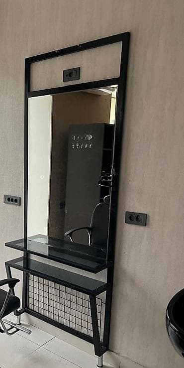 kisə xaral: Peşəkar bərbər/salon üçün divara quraşdırılan iş stansiyası - Böyük — 1