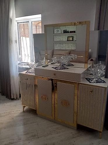 Ev və bağ: TƏCİLİ!!!! İdeal vəzyətdə mohtəsəm komod satilir,hec iki ay — 1
