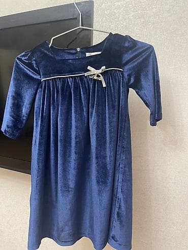 qara sade donlar: Qız uşaqları üçün bayram və mərasim geyimləri . 5-7 yaş aralığında — 4