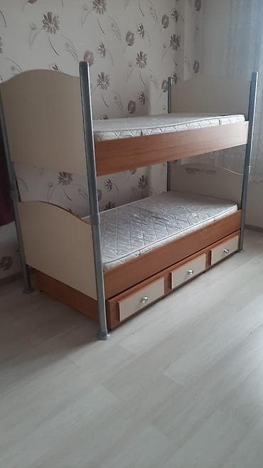 Oğlan və qız üçün, Çarpayı, Matras ilə, Siyirməli, Dəmir