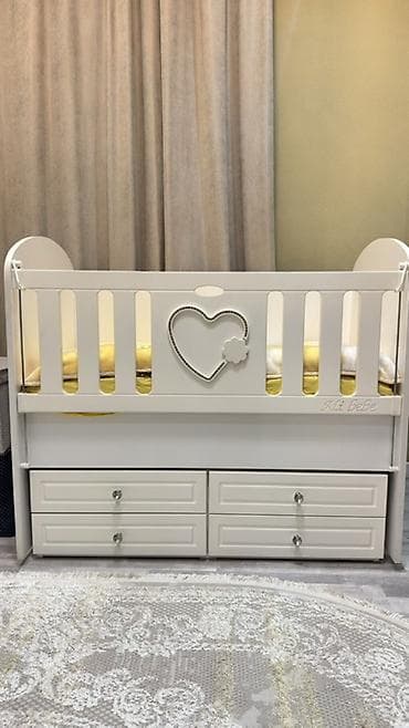 uşag beşikleri: Oğlan və qız üçün, İşlənmiş, Dördbucaq, Beşik, Dəst ilə, Matras ilə, Yellənmə mexanizmsiz — 1