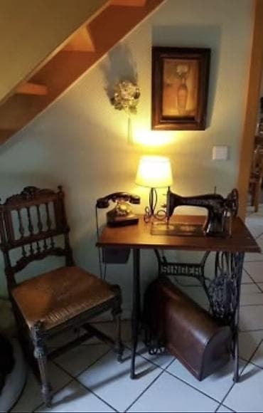 Qədimi sandıqlı tikiş maşını – klassik mexaniki model Qədimi sandıqlı — 2