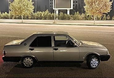 Model: Tofaş Şahin (sedan) Kuzov: 4 qapılı, gümüşü rəng, qara plastik