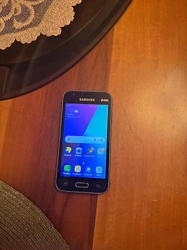 mini televizor: Samsung Galaxy J1, 16 GB, rəng - Qara, İki sim kartlı, Sensor — 1