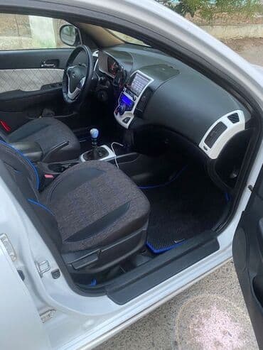 фольксваген поло новый кузов: Hyundai i30: 1.6 l | 2008 il Sedan — 5