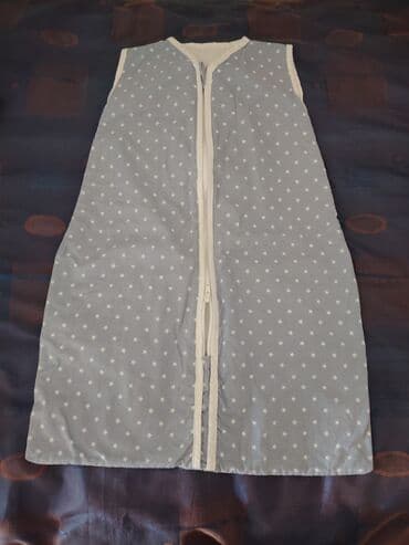 Uşaq yuxu tulumu / yuxu kisəsi - Rəng: Açıq boz fon üzərində ağ ulduz