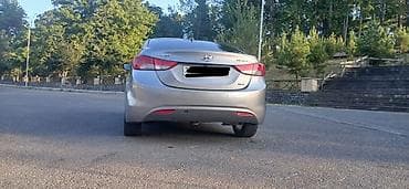 toyota corolla 2007 1.4 diesel: Hyundai Elantra: 1.8 l | 2012 il Sedan — 4