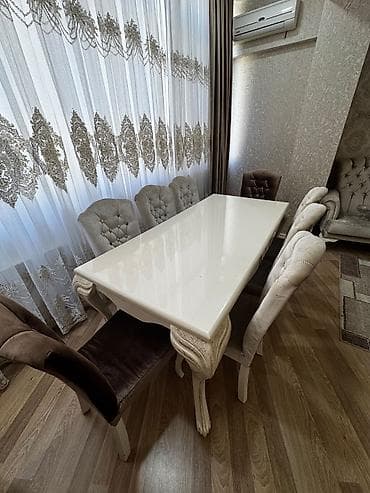 8 noyabr: Qonaq otağı üçün, İşlənmiş, Kvadrat masa, 8 stul — 1