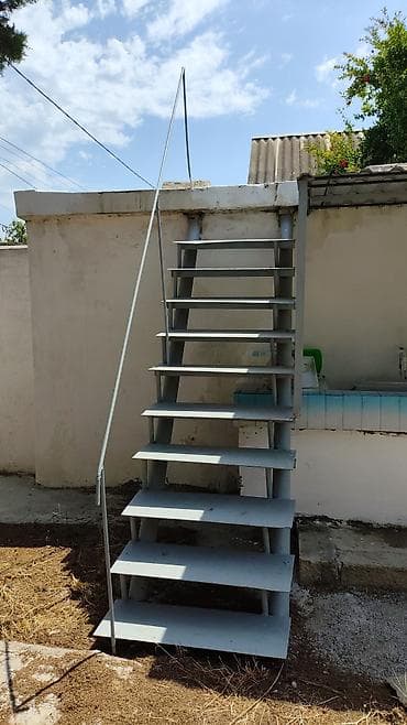Lalafoda yeni: İşlənmiş Pilləkən məhəccəri, Dəmir, Ünvandan götürmə — 1