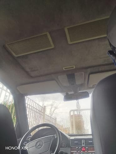 Mercedes-Benz S-Class: 2.4 l | 1997 il Sedan — 9