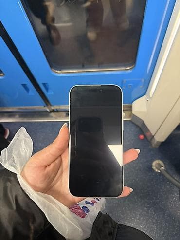 usb kaset: IPhone 15, Gümüşü, Face ID — 3