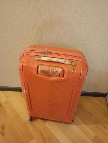 Sərt korpuslu səyahət çamadanı - Rəng: narıncı - Material: sərt
