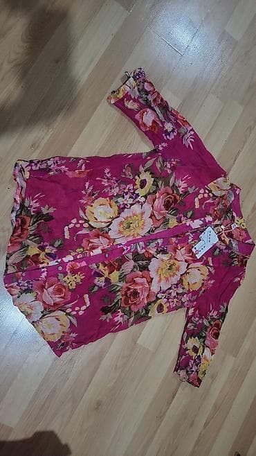 ayaqq: Qadın köynəyi – parlaq çəhrayı fonlu, iri çoxrəngli çiçək naxışlı — 1