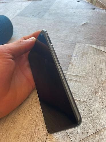 samsung mini notebook: Samsung Galaxy S10e, 128 GB, rəng - Qara, Barmaq izi, Face ID — 2