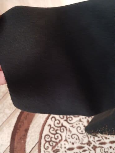 gul hicab instagram: Naxışlı qadın kardiganı. Qara rəngdədir və üzərində güllü naxışlar — 7