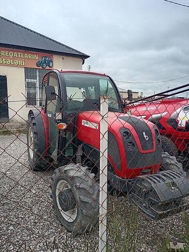 Başak traktoru – kabinəli, universal kənd təsərrüfatı işləri üçün