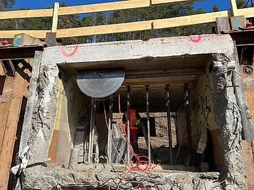 kombi yuma aparatı: #betonisleri #beton #betonkesme #betonkəsimi #betonkesim #betondesme — 4