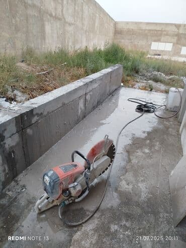 malyar işi: Səssiz tozsuz səliqəli kəsim. Beton katlavan monolit kubik — 29