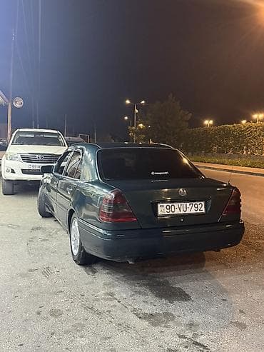 mercedes e class: Mercedes-Benz C-Class (W202) sedan - Kuzov: 4 qapılı sedan, tünd — 2