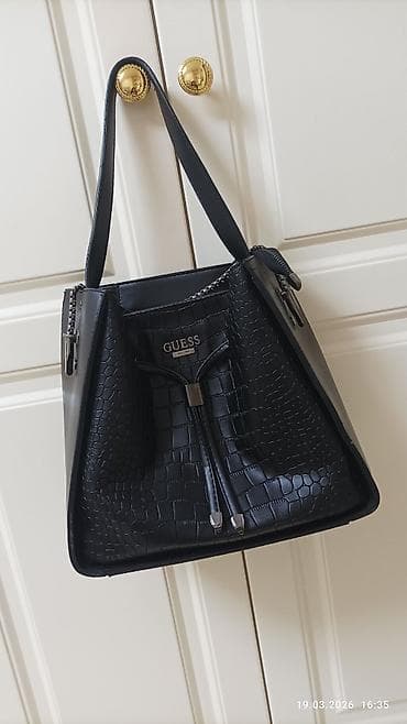 Yenidir.Heç istifadə olunmayıb. GUESS qadın çantası – qara