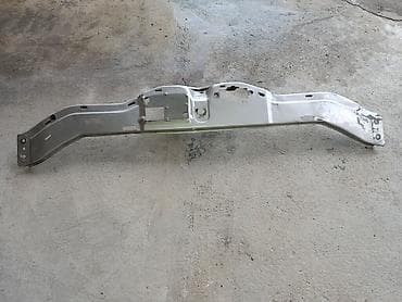 Məhsul: Avtomobil üçün arxa panel/baqaj kilidi traversi (metal karkas