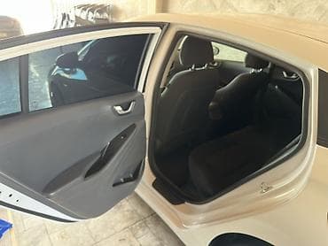 pirus 30 kuza: Hyundai Ioniq: 1.6 l | 2019 il — 5