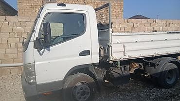 Mitsubishi Fuso yüngül tonnajlı yük maşını - Korpus: 2 oxlu, arxa