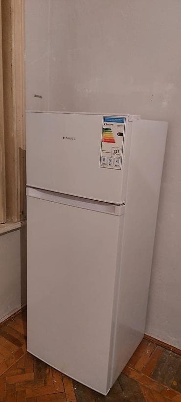 Oğlan otaq yoldaşı axtarılır. 28 May metrosuna piyada 10 dəqiqəliq — 10