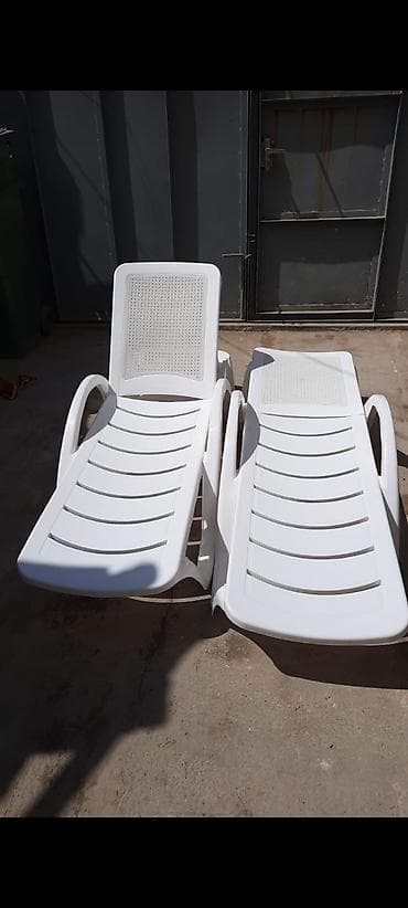 Maskalar, eynəklər: Şişmə hovuzlar — 1