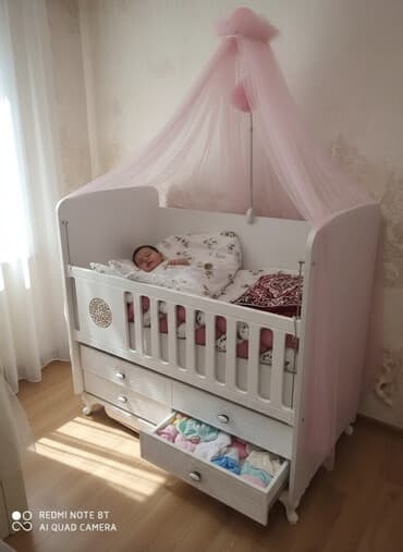 Oğlan və qız üçün, İşlənmiş, Dördbucaq, Beşik, Dəst ilə, Matras ilə, Yellənmə mexanizmsiz