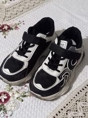 krossovka: Rəng - Qara Krossovkalar, Ölçü: 37, Uniseks — 1