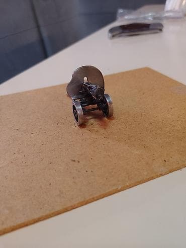 Fiqur, Metal, rəng - Qara