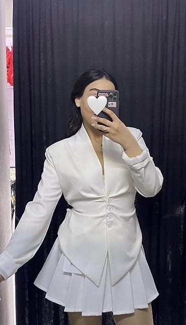 Ağ rəngli iki hissəli dəst – blazer və ətək - Rəng: qar kimi ağ -