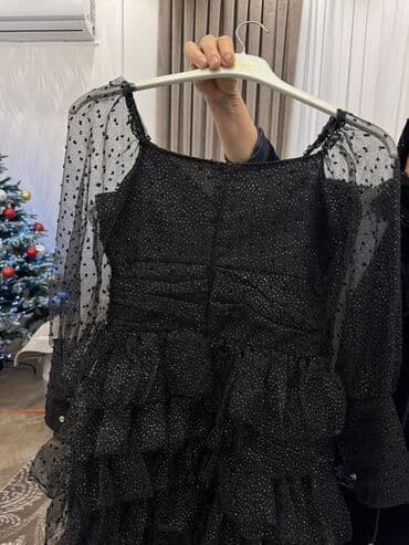 Qadın geyimləri: Qadın qara ziyafət geyimi - Model: qat-qat ətəkli, şifon üstlü — 2