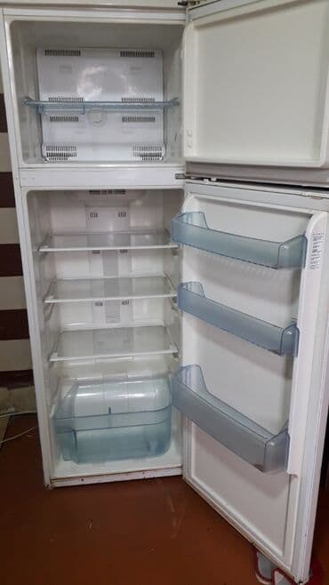 soyuducular beko: Beko iki qapılı soyuducu - Yuxarıda dondurucu bölmə, aşağıda soyuducu — 2