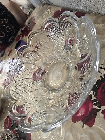 Şüşə meyvə/salat qabı - Material: şəffaf şüşə - Dizayn: ləçək formalı