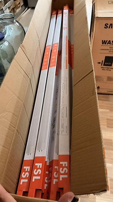 boru: FSL LED Tube işıq lampaları 10 eded qalib pramoy 220 kle isleyir - — 1