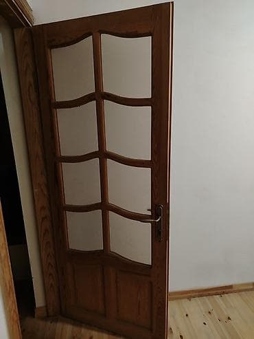 Məhəccərlər: Taxta iç qapı – şüşəli dizayn Təmiz taxta arginal qapılardır 2ci əldi — 1