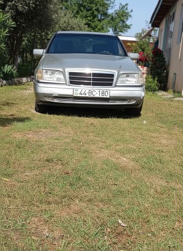 Mercedes-Benz C 180: 1.8 l | 1994 il Sedan