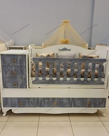 Beşik Eviniz üçün geniş mebel seçimi: divanlar, dolablar, çarpayılar