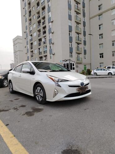 диски титановые 15: Toyota prius 50 kuza.Hazir kreditdedir.13500 ilkin odenis.Ayliq 786 m — 2