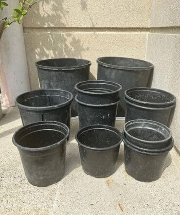 gul qablarinin satisi: Gül və dibçək qabları satılır.Plastik,kauçuk materyaldır.Sayı 50 — 7